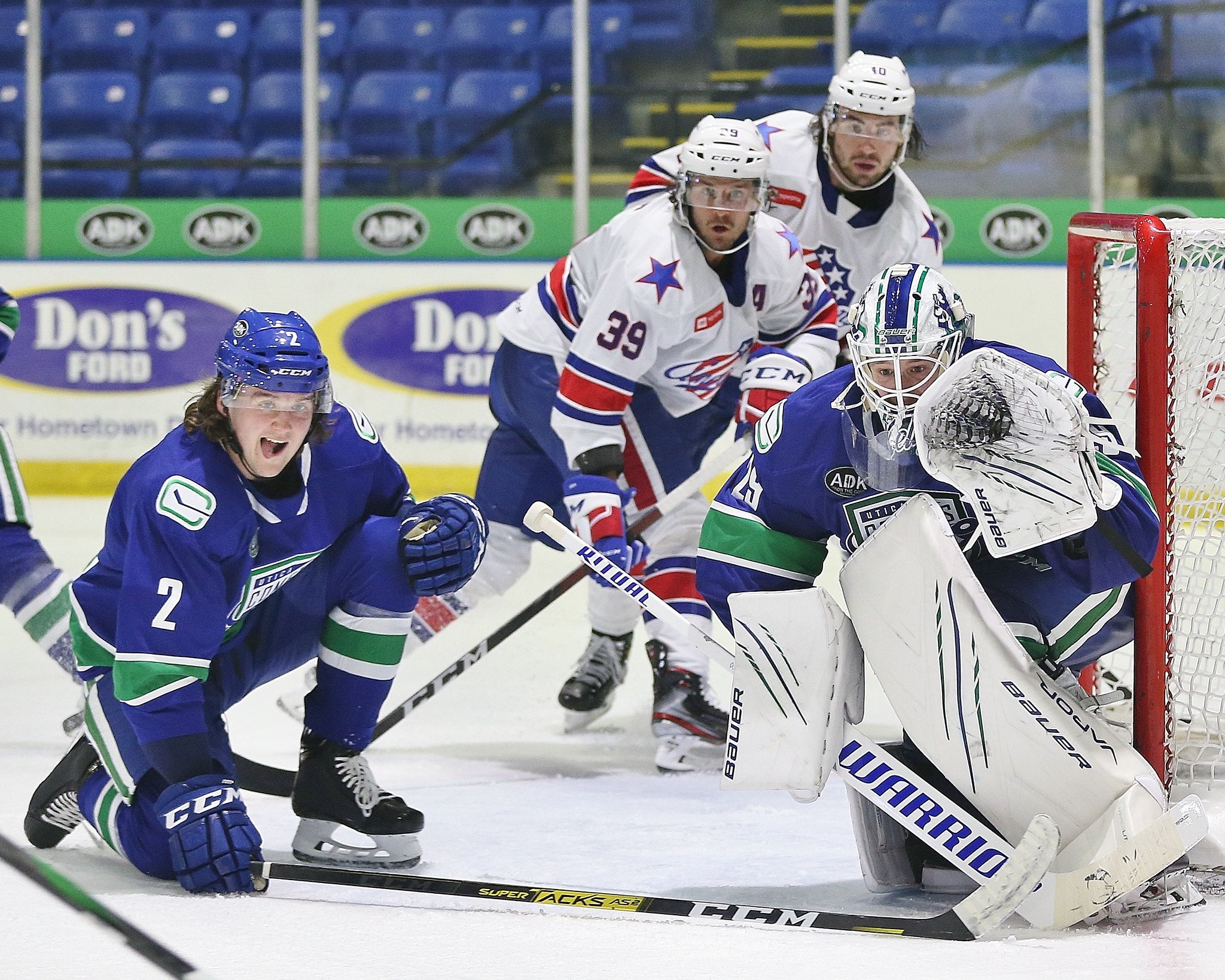 COMETS FALL IN BATTLE WITH ROCHESTER