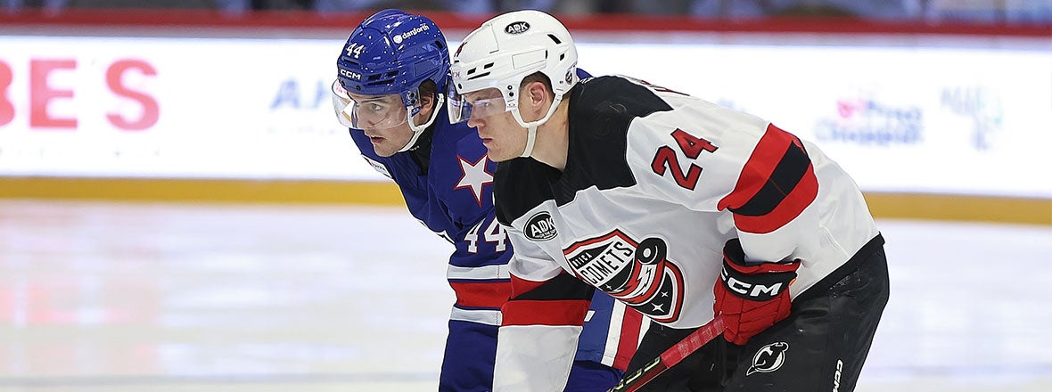 COMETS DEBUT NEW BOARDS IN AMAZING CONTEST